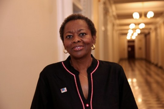 Thelma Jones is a four-year breast cancer survivor who is a relentless cancer advocate and certified breast health educator for the American Cancer Society (ACS) and community navigator for Smith Center for Healing and the Arts.